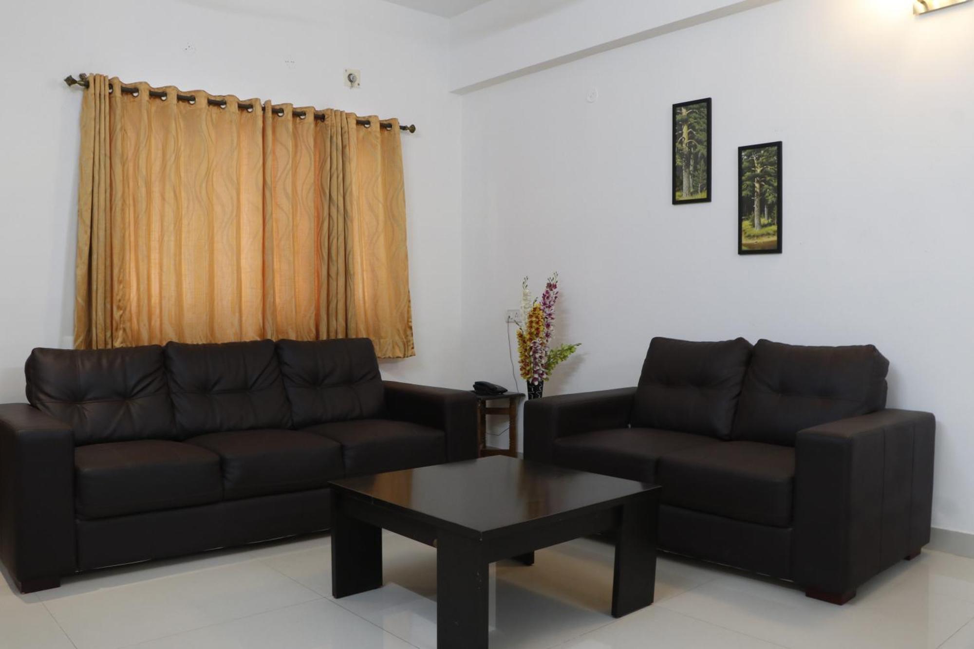 Fiesta House Pallikaranai Chennai Bagian luar foto